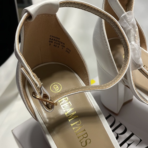 DREAM PAIRS Women's Low-Chunk Low Heel Pump Sandals - Picture 2 of 3